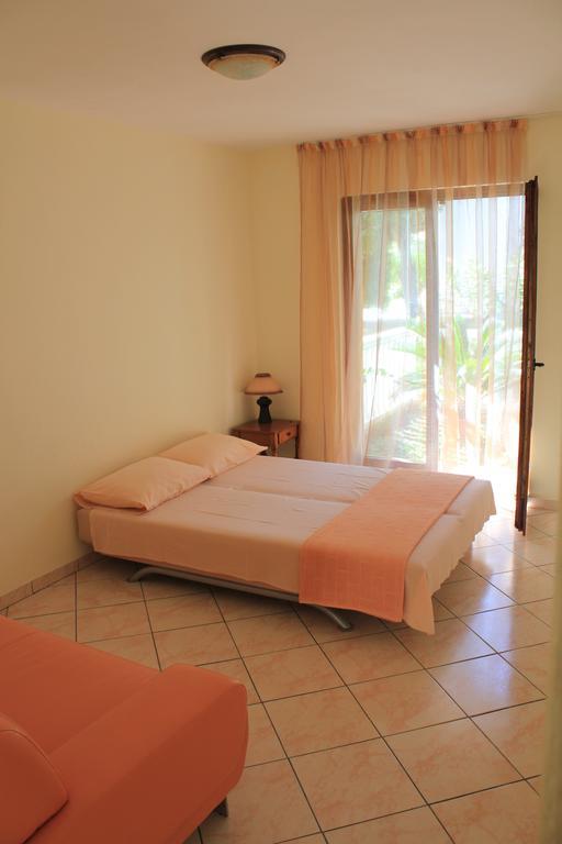 4M Apartments Petrovac na moru Zimmer foto