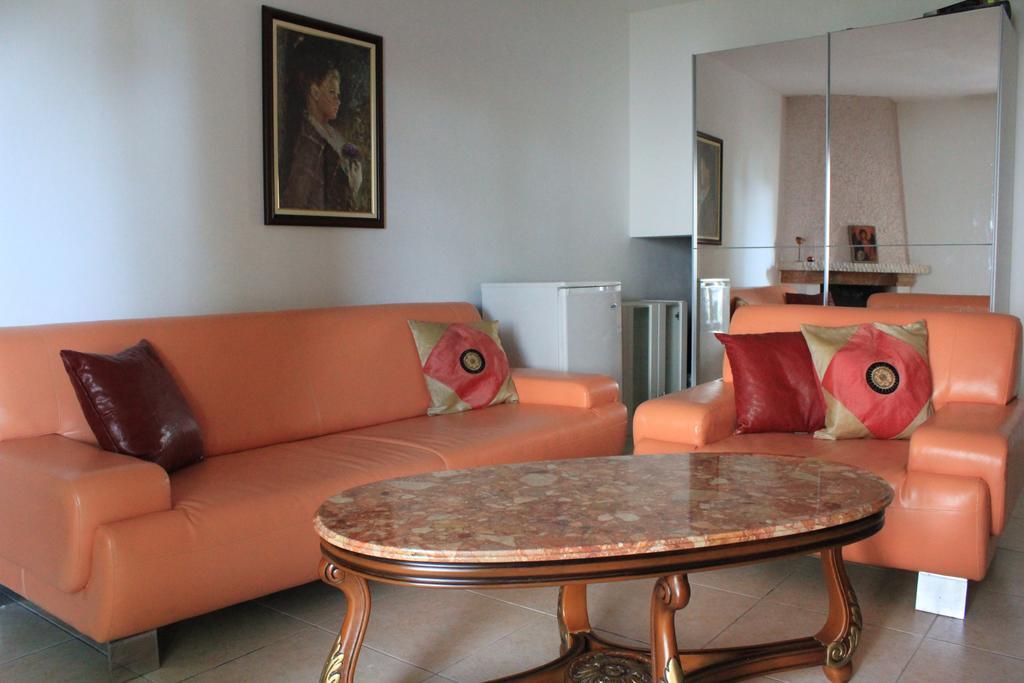 4M Apartments Petrovac na moru Zimmer foto